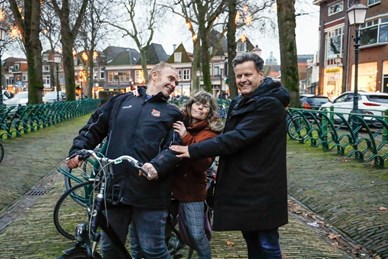 André, Astrid en René bij de fietsenstalling op de Veemarkt